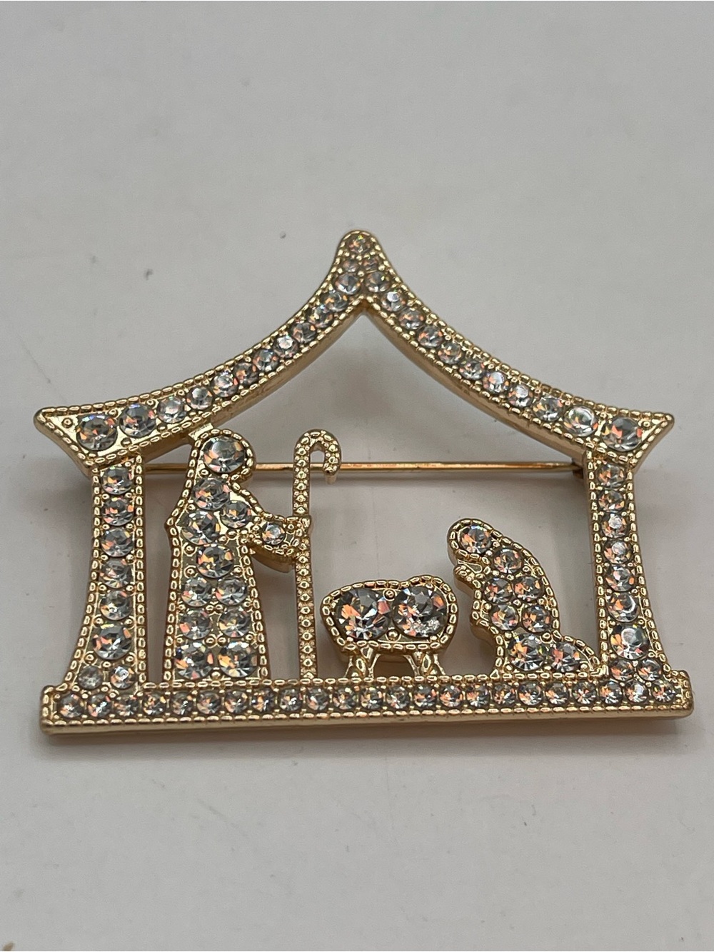 Vintage
Monet Gold-Tone Pavé
Rhinestone Nativity Scene
Brooch.